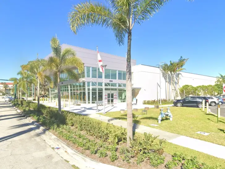 North Palm Beach Service Centre